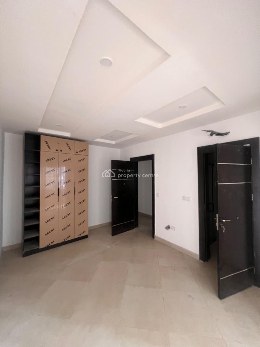 a Spacious and Beautifully Finished 4 Bedroom Apartment with a Room Ci, Lekki Phase 1, Lekki, Lagos, Flat / Apartment for Sale
