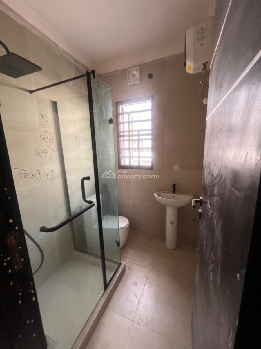 a Spacious and Beautifully Finished 4 Bedroom Apartment with a Room Ci, Lekki Phase 1, Lekki, Lagos, Flat / Apartment for Sale