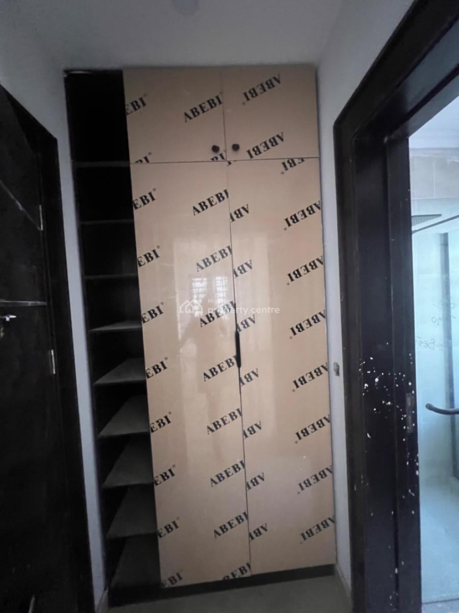 a Spacious and Beautifully Finished 4 Bedroom Apartment with a Room Ci, Lekki Phase 1, Lekki, Lagos, Flat / Apartment for Sale