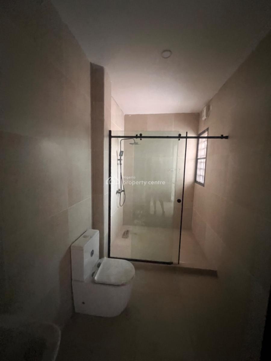 a Spacious and Beautifully Finished 4 Bedroom Apartment with a Room Ci, Lekki Phase 1, Lekki, Lagos, Flat / Apartment for Sale