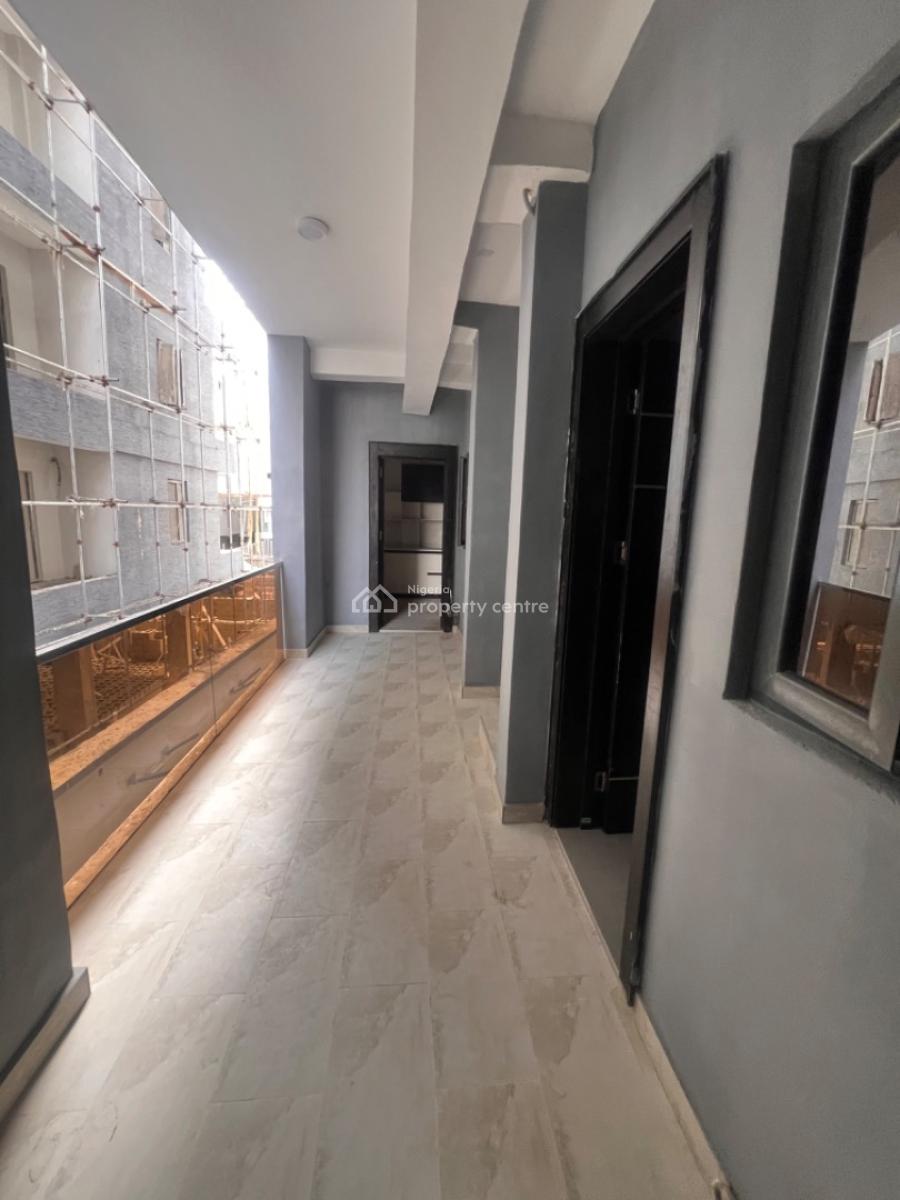 a Spacious and Beautifully Finished 4 Bedroom Apartment with a Room Ci, Lekki Phase 1, Lekki, Lagos, Flat / Apartment for Sale