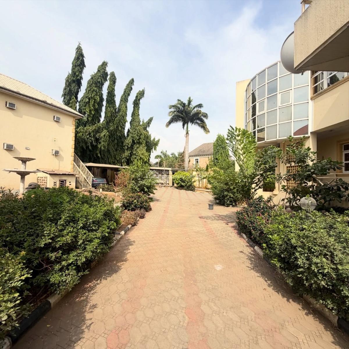 Demolishable/massive 9 Bedroom House,good for Redevelopment/investment, Serene & Secured Neighborhood, Maitama District, Abuja, Detached Duplex for Sale