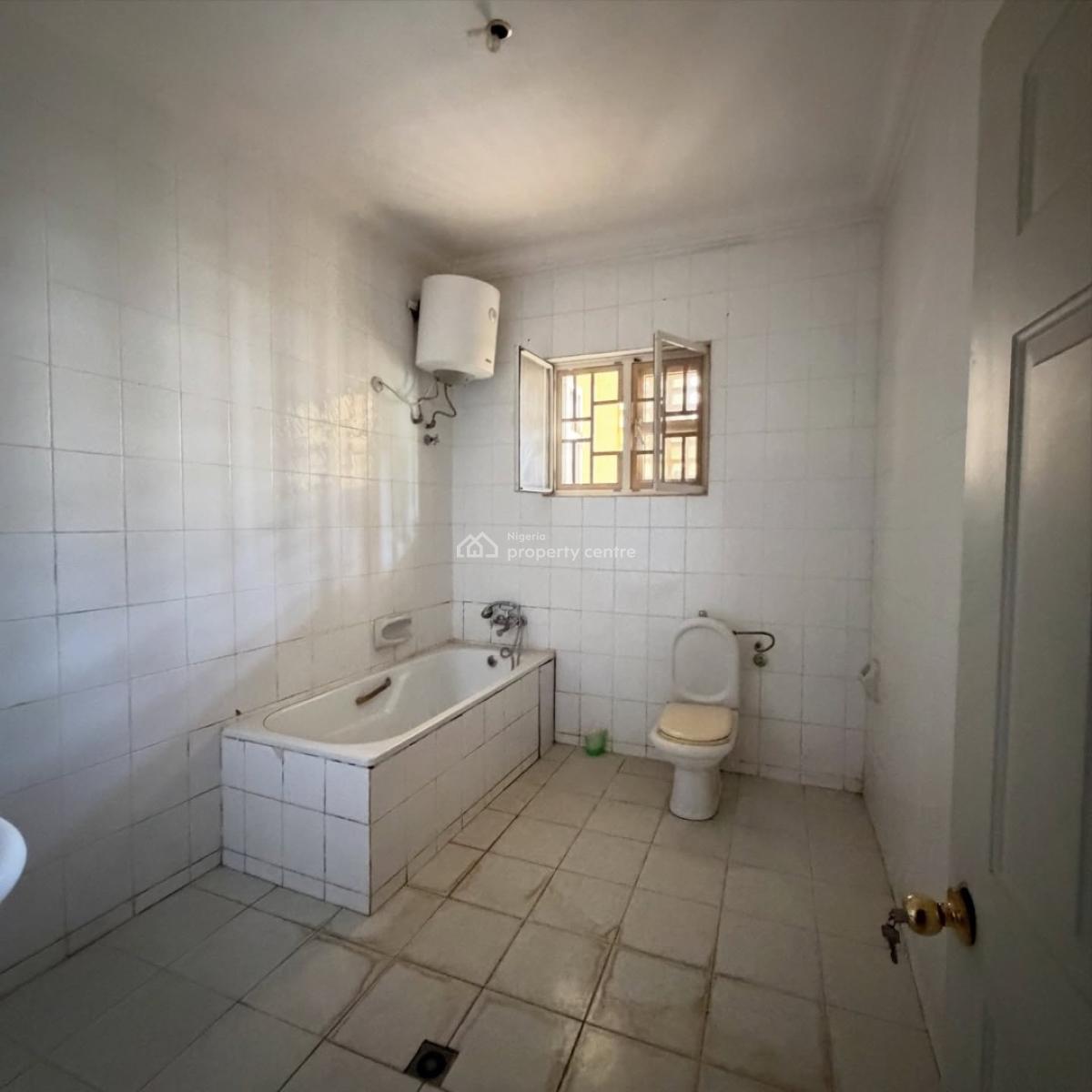 Demolishable/massive 9 Bedroom House,good for Redevelopment/investment, Serene & Secured Neighborhood, Maitama District, Abuja, Detached Duplex for Sale