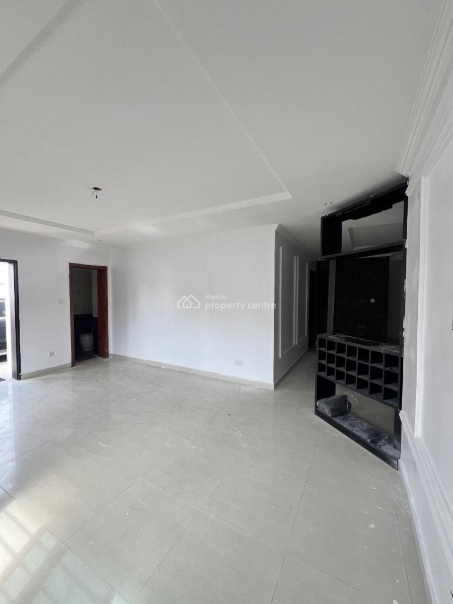 Spacious 3 Bedroom Apartment with Bq, Lekki Phase 1, Lekki, Lagos, Flat / Apartment for Rent