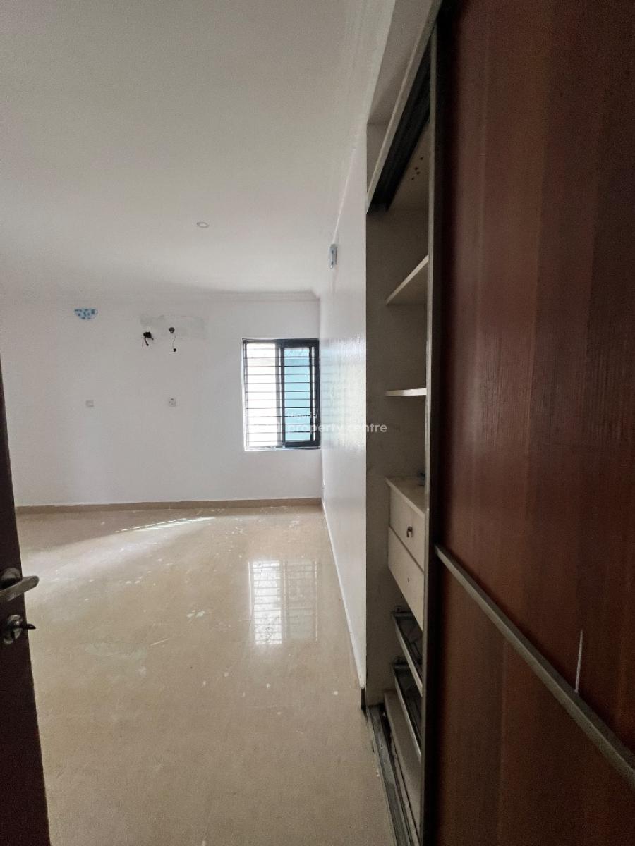 Spacious 3 Bedroom Apartment with Bq, Lekki Phase 1, Lekki, Lagos, Flat / Apartment for Rent