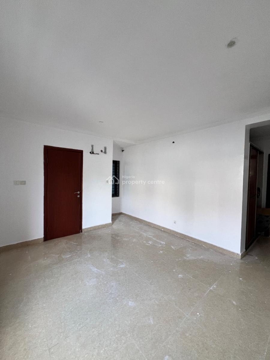 Spacious 3 Bedroom Apartment with Bq, Lekki Phase 1, Lekki, Lagos, Flat / Apartment for Rent