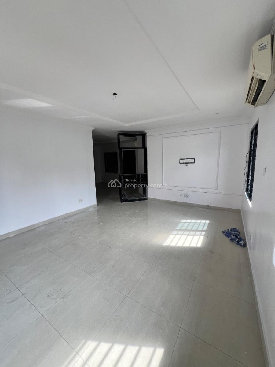 Spacious 3 Bedroom Apartment with Bq, Lekki Phase 1, Lekki, Lagos, Flat / Apartment for Rent