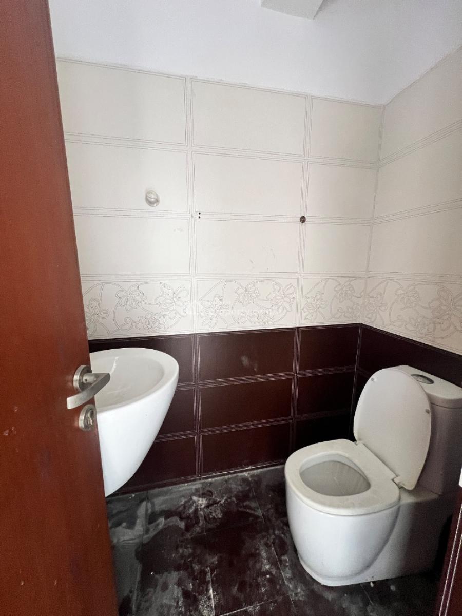 Spacious 3 Bedroom Apartment with Bq, Lekki Phase 1, Lekki, Lagos, Flat / Apartment for Rent