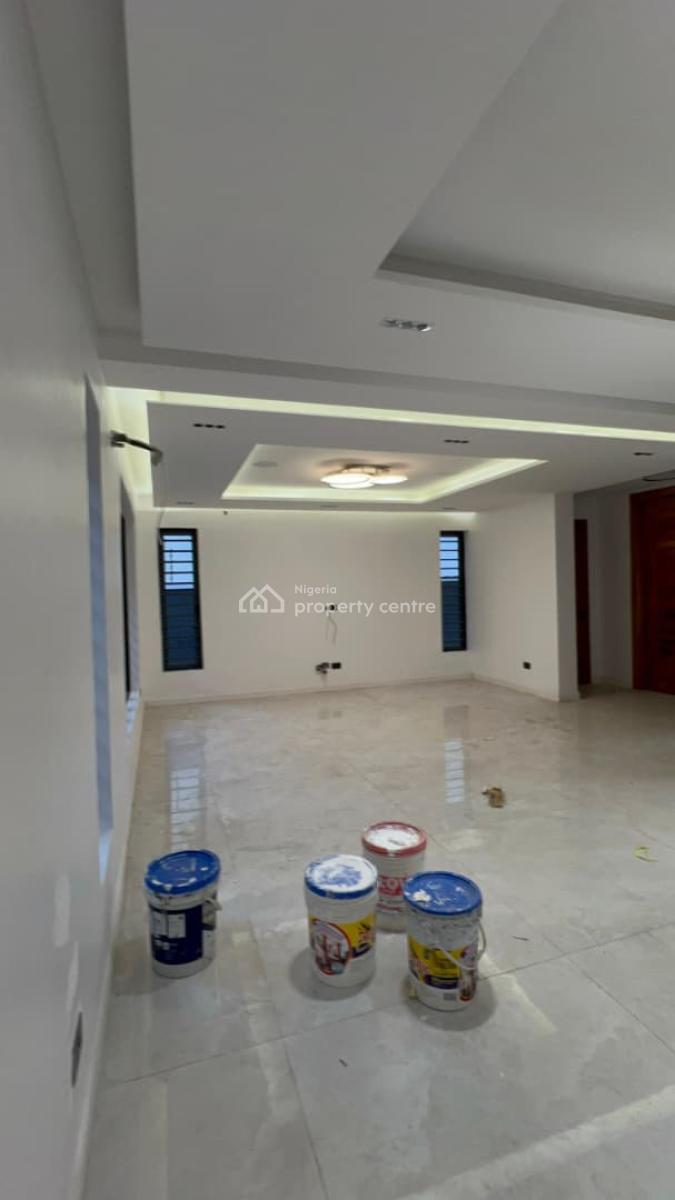 Spacious    3 Bedroom Flat, Omole Phase 1, Ikeja, Lagos, Flat / Apartment for Sale