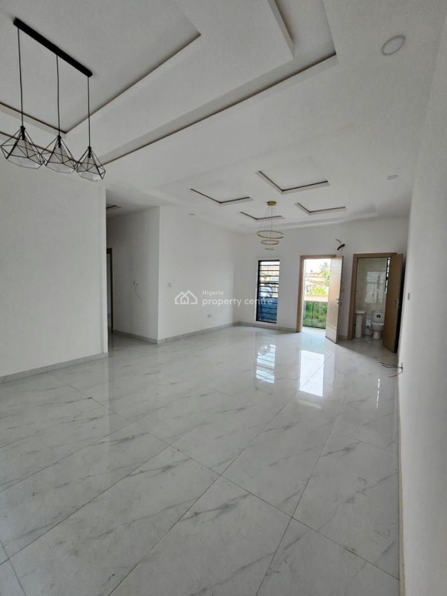 Spacious    3 Bedroom Flat, Omole Phase 1, Ikeja, Lagos, Flat / Apartment for Sale