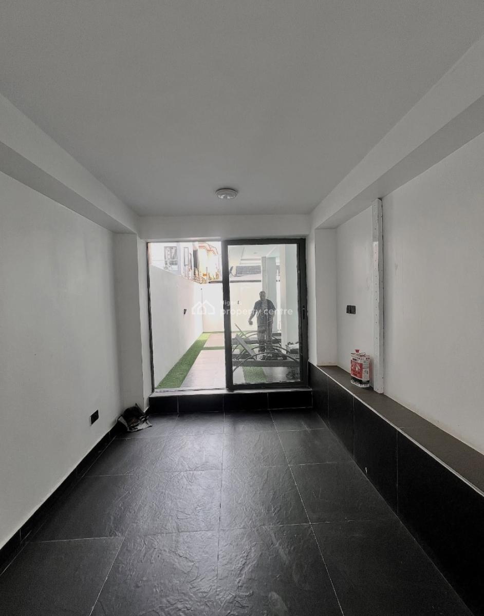 Fully Serviced 2 Bedroom Apartment with Bq, Oniru, Oniru, Victoria Island (vi), Lagos, Block of Flats for Sale