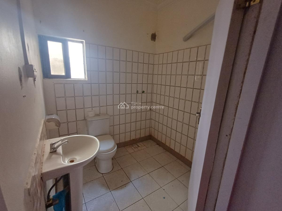30sqm Space on The First Floor, Wuse 2, Abuja, Office Space for Rent