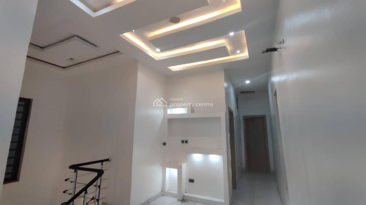 Distressed 4 Bedroom Detached Duplex with Swimming + Bq, Ikota Gra, Lekki, Lagos, Detached Duplex for Sale