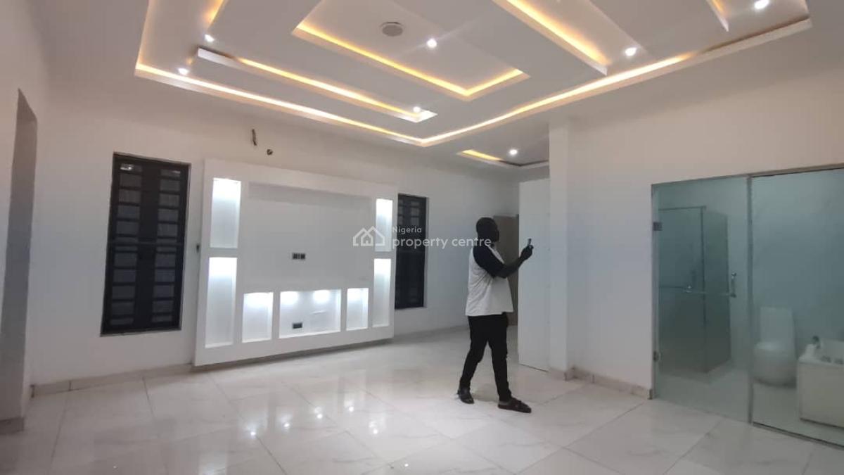 Distressed 4 Bedroom Detached Duplex with Swimming + Bq, Ikota Gra, Lekki, Lagos, Detached Duplex for Sale