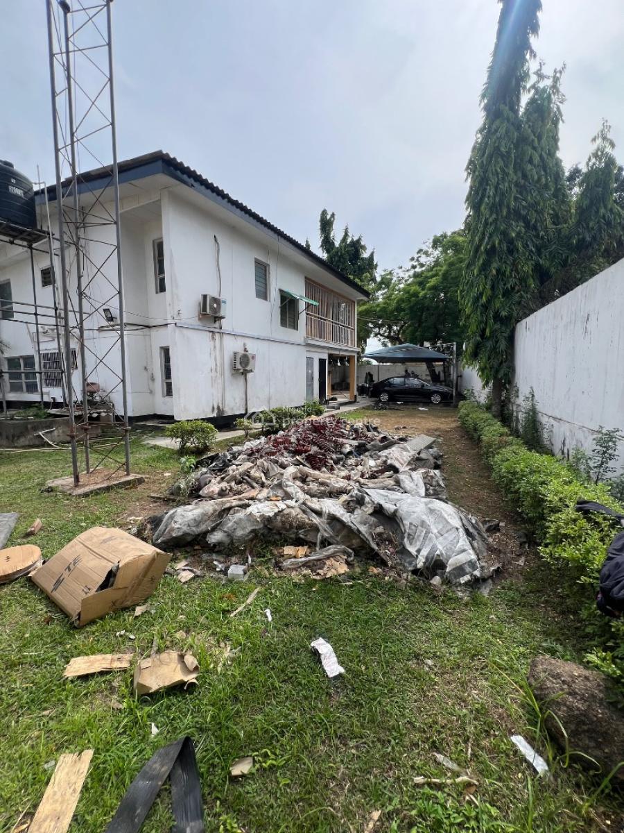 Old 5-bedroom Detached Structure on 1423sqm Land, Ikeja Gra, Ikeja Gra, Ikeja, Lagos, Detached Duplex for Sale