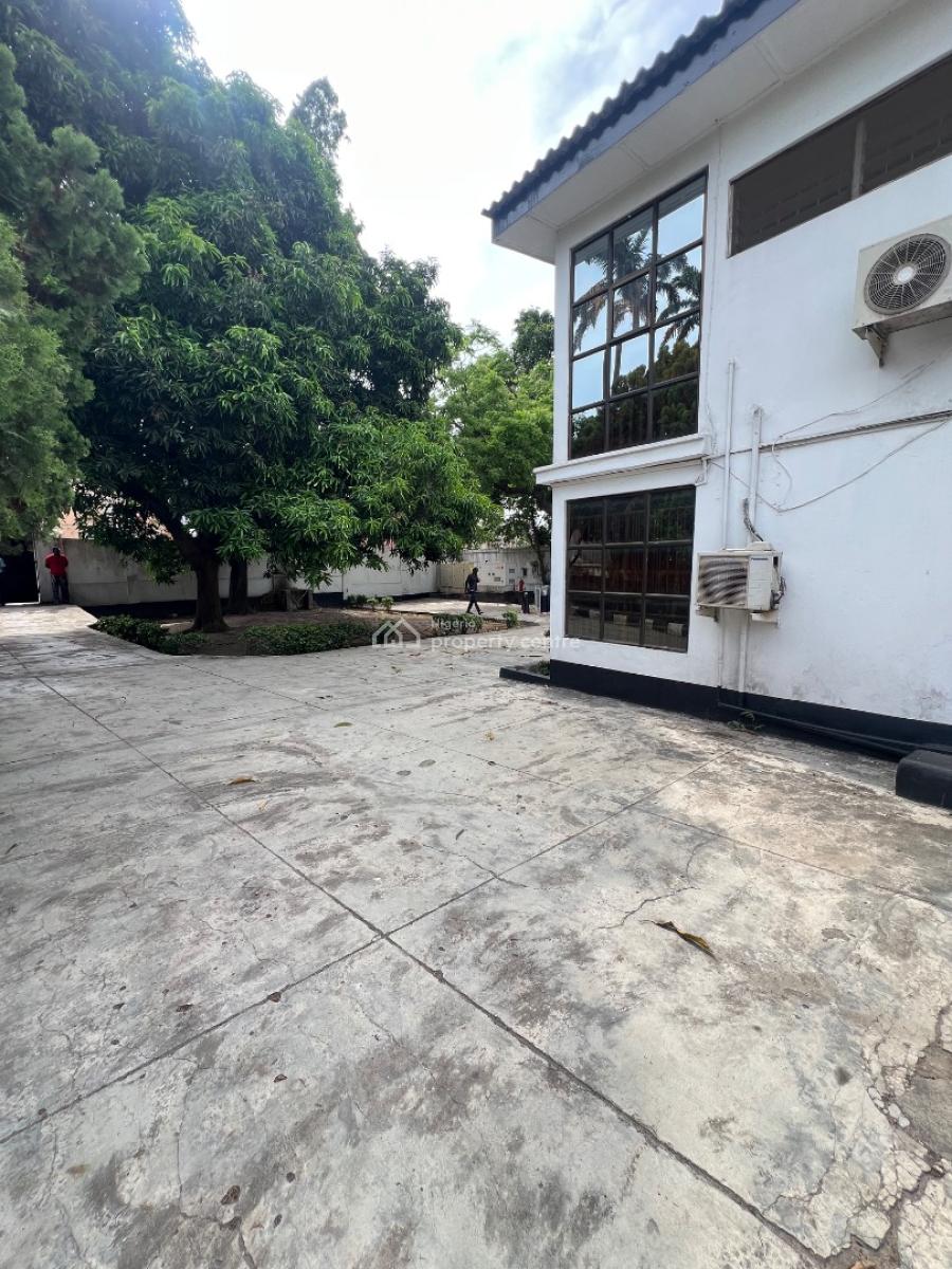 Old 5-bedroom Detached Structure on 1423sqm Land, Ikeja Gra, Ikeja Gra, Ikeja, Lagos, Detached Duplex for Sale