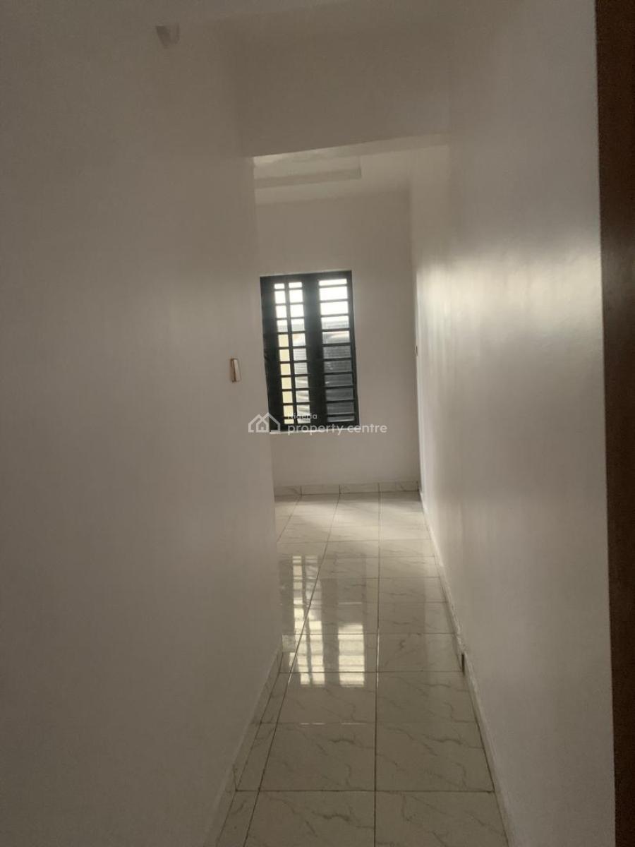 Neat Two Bedroom Apartment, Ologolo, Lekki, Lagos, Flat / Apartment for Rent