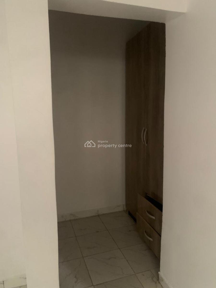 Neat Two Bedroom Apartment, Ologolo, Lekki, Lagos, Flat / Apartment for Rent