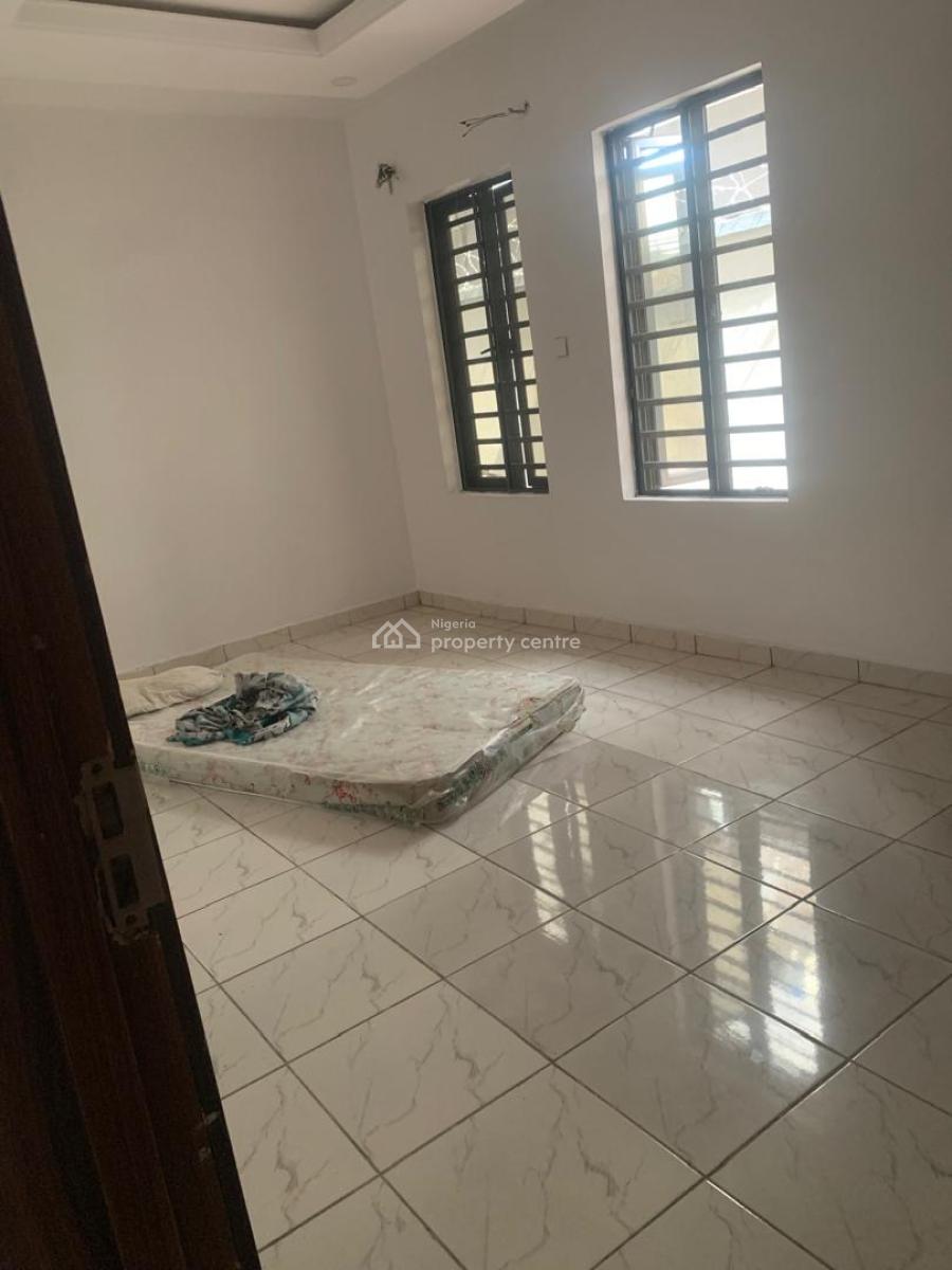 Neat Two Bedroom Apartment, Ologolo, Lekki, Lagos, Flat / Apartment for Rent