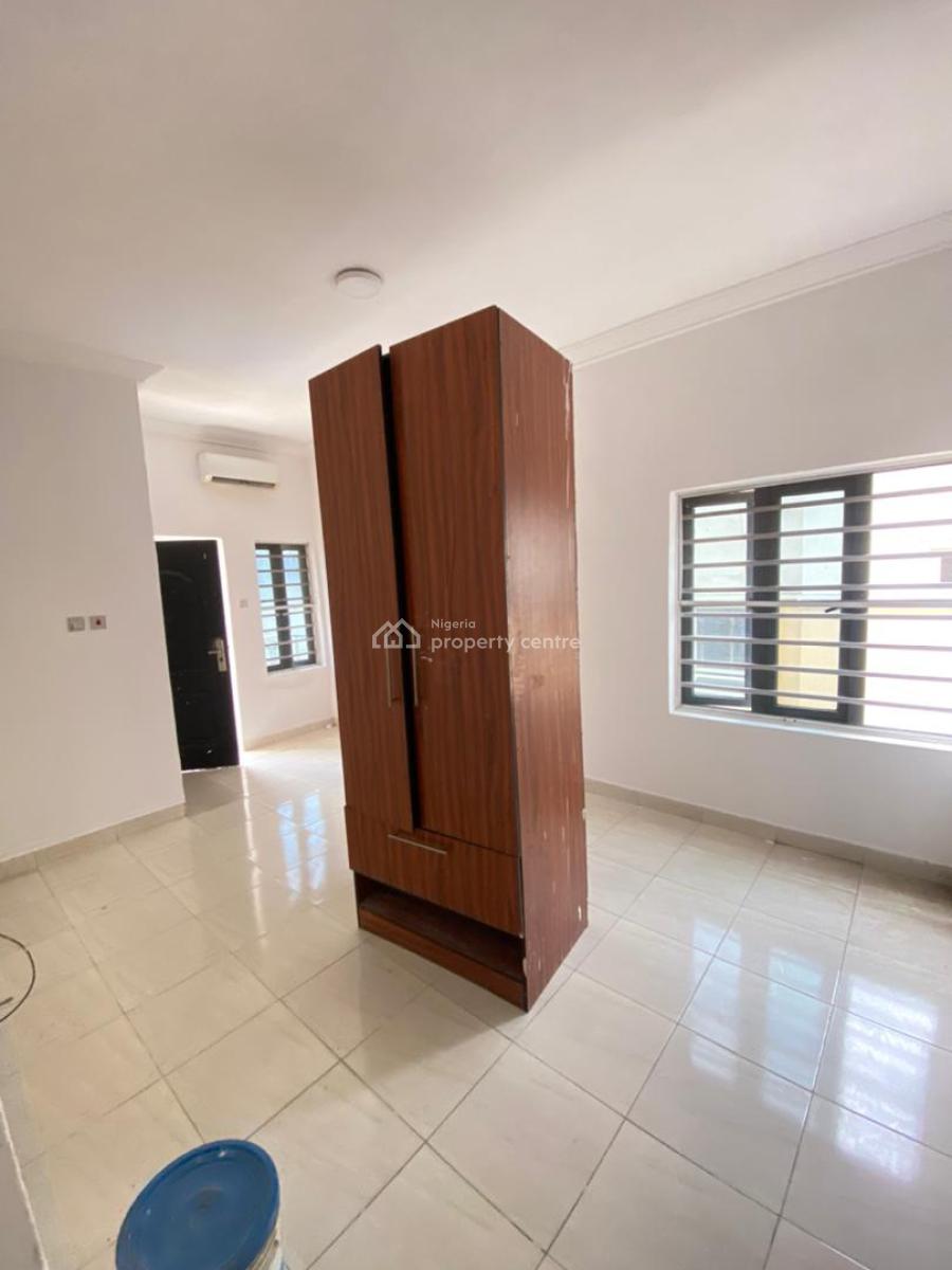Spacious 2 Bedroom Serviced Apartment Available, Ikota, Lekki, Lagos, Flat / Apartment for Rent