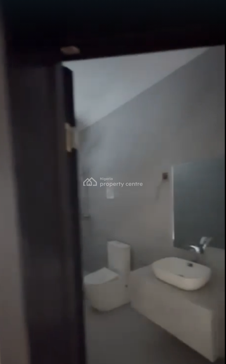 Modern 3-bedroom Flat with Bq, Lekki Phase 1, Lekki, Lagos, Flat / Apartment for Rent