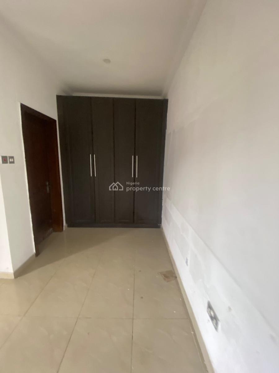 Super Spacious 1 Bedroom  with a Mini Palour, Chevron, Lekki, Lagos, Mini Flat (room and Parlour) for Rent