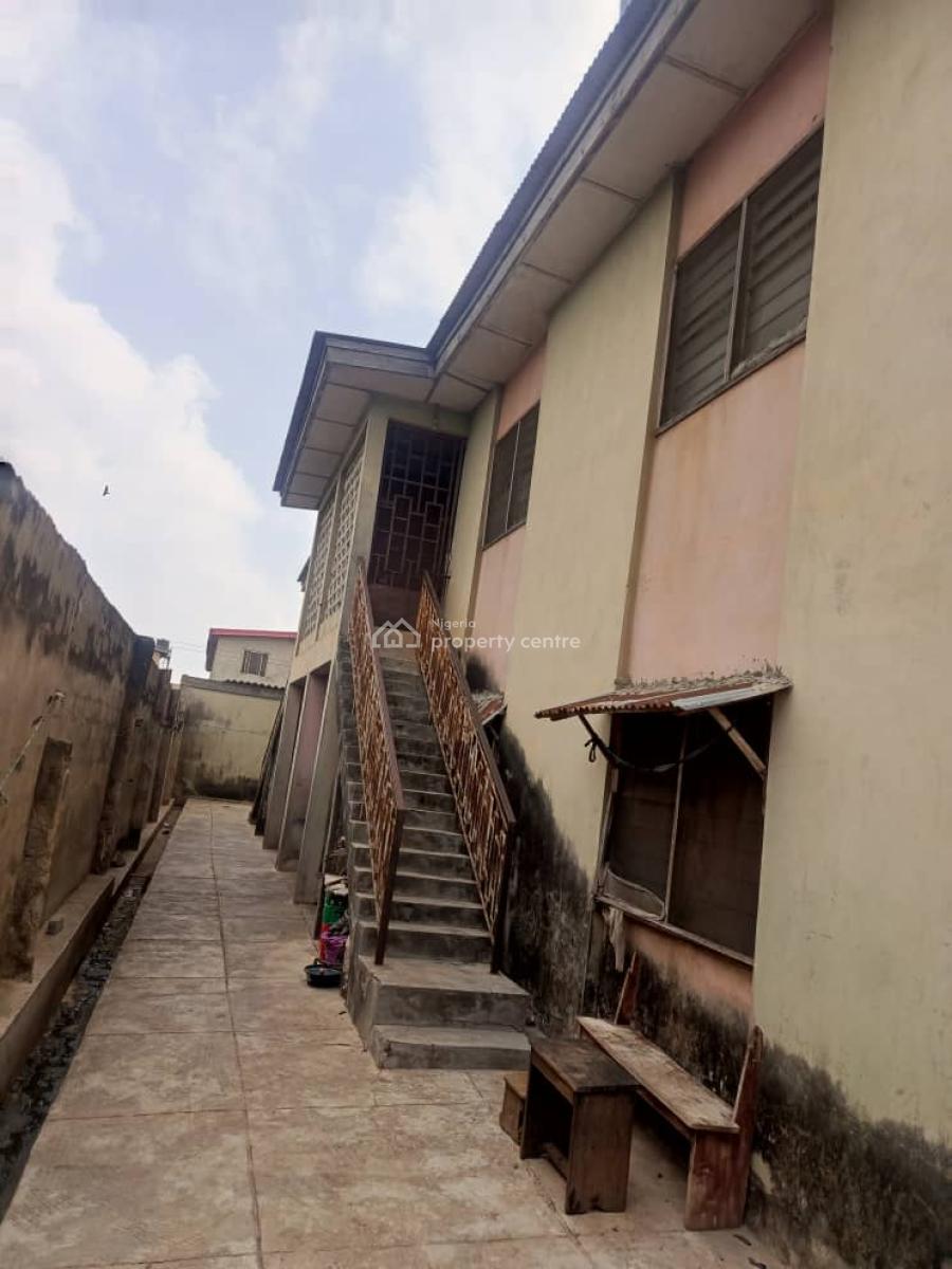 a Sweet Deal 4 Units of 3 Bedroom Flats, Aromolaran, Old-ife Road, Agodi Gate, Ibadan North, Oyo, Block of Flats for Sale