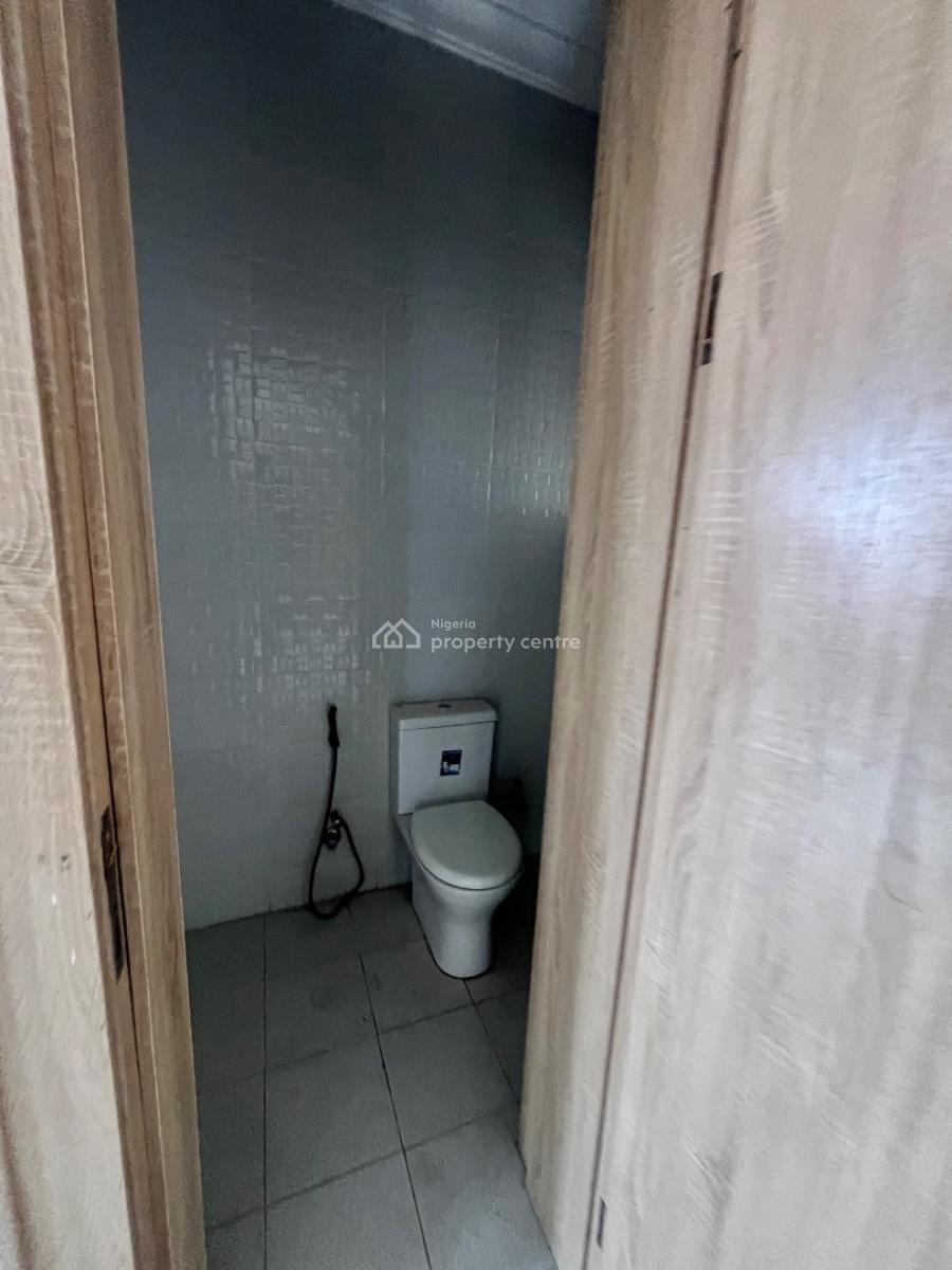 Spacious 2 Bedroom Serviced Apartment in a Secured and Serene Estate, Obayekini  Ikate Elegbushi, Ikate Elegushi, Lekki, Lagos, Flat / Apartment for Rent