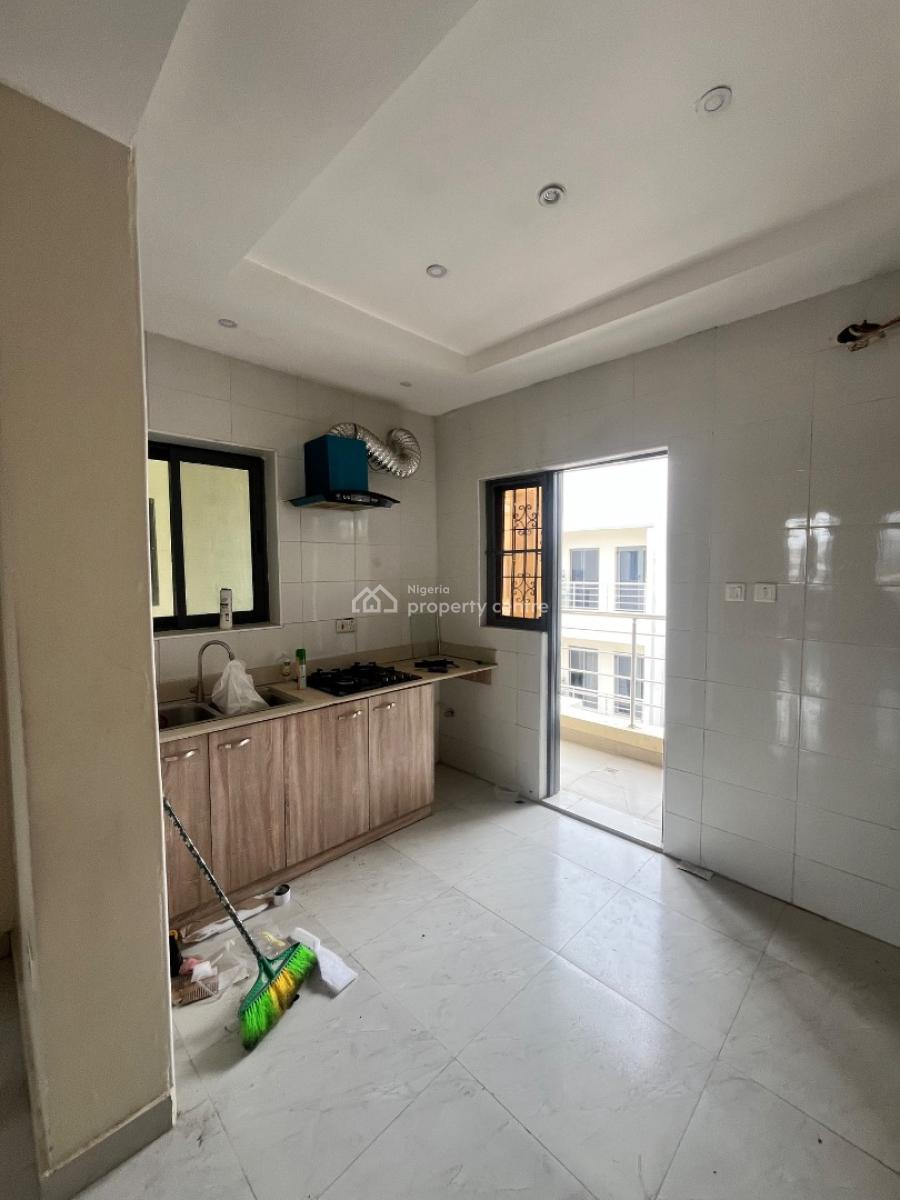 Spacious 2 Bedroom Serviced Apartment in a Secured and Serene Estate, Obayekini  Ikate Elegbushi, Ikate Elegushi, Lekki, Lagos, Flat / Apartment for Rent