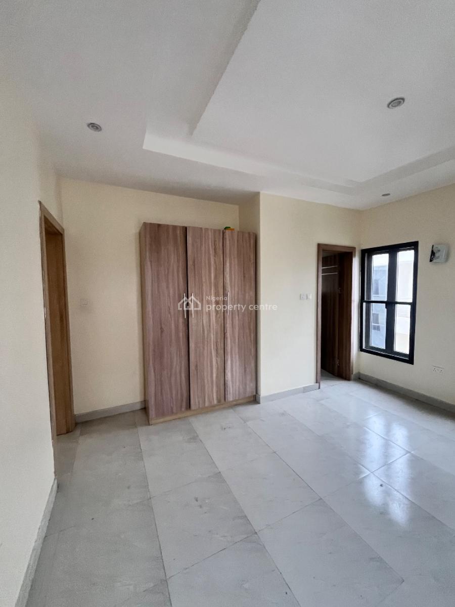 Spacious 2 Bedroom Serviced Apartment in a Secured and Serene Estate, Obayekini  Ikate Elegbushi, Ikate Elegushi, Lekki, Lagos, Flat / Apartment for Rent
