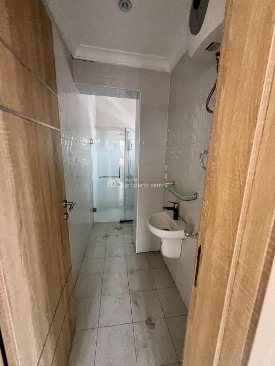 Spacious 2 Bedroom Serviced Apartment in a Secured and Serene Estate, Obayekini  Ikate Elegbushi, Ikate Elegushi, Lekki, Lagos, Flat / Apartment for Rent