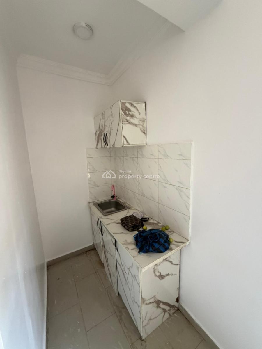 Spacious and Clean Studio Apartment, Lekki Phase 1, Lekki, Lagos, Self Contain (single Rooms) for Rent