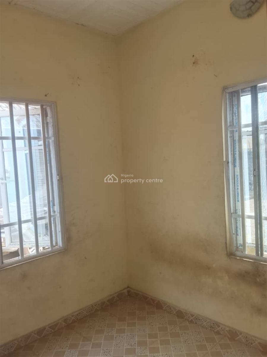 En-suite Room and Parlor Self with Pvc Ceiling and Visitor Toilet, Maya, Ikorodu, Lagos, Flat / Apartment for Rent