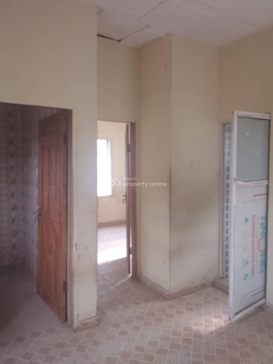 En-suite Room and Parlor Self with Pvc Ceiling and Visitor Toilet, Maya, Ikorodu, Lagos, Flat / Apartment for Rent