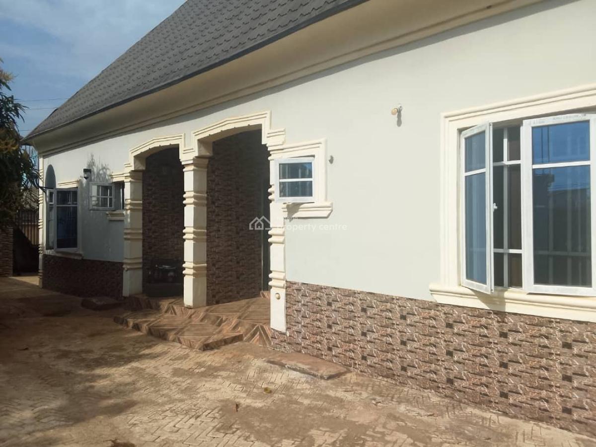 En-suite Room and Parlor Self with Pvc Ceiling and Visitor Toilet, Maya, Ikorodu, Lagos, Flat / Apartment for Rent