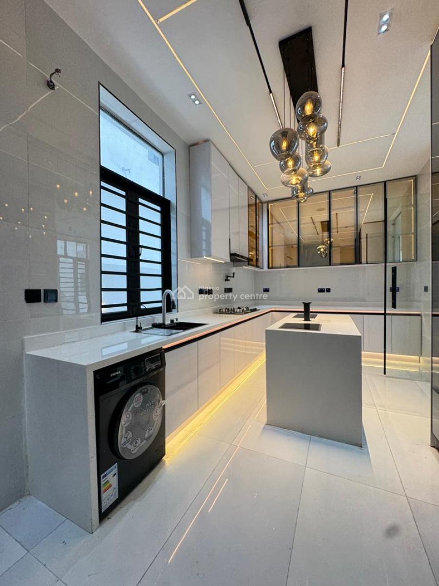 Classy  5  Beds with a Swimming Pool, Orchid, Lekki, Lagos, Flat / Apartment for Sale