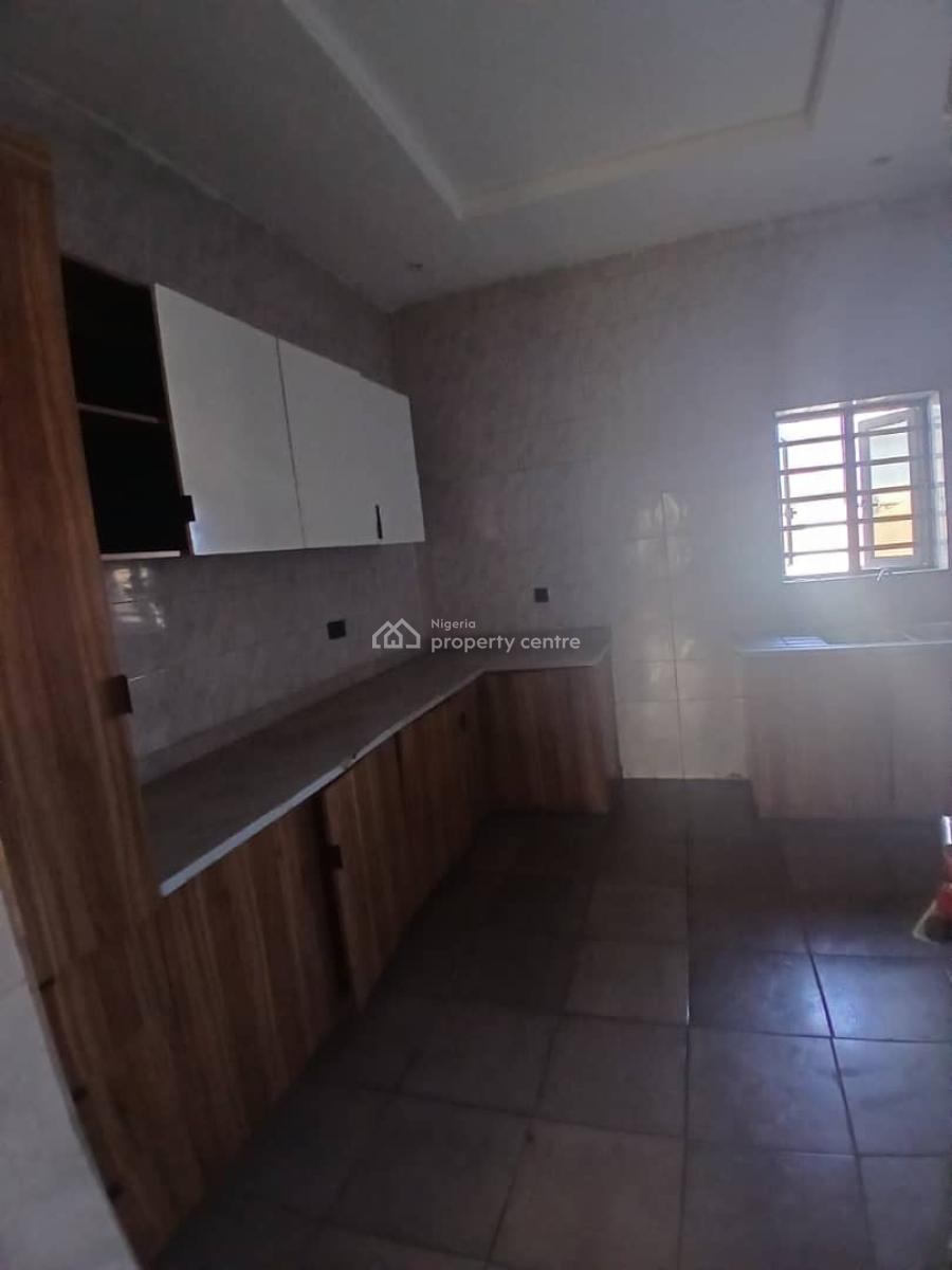 Luxurious 2 Bedroom Apartment Upstairs, Skmveland Estate,, Sangotedo, Ajah, Lagos, Flat / Apartment for Rent