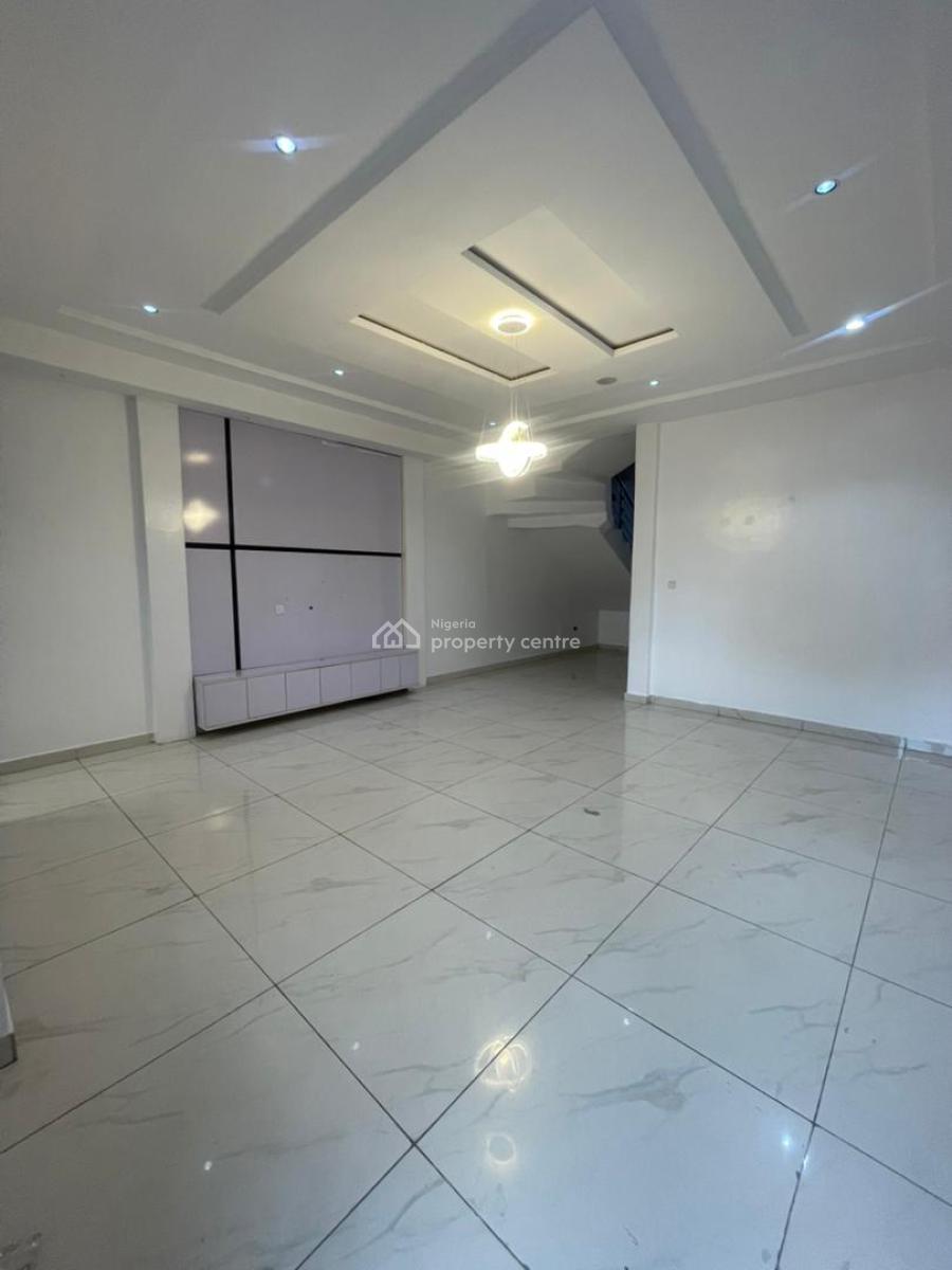Modern 4-bedroom Semi-detached Duplex with Bq in Prime Chevron Axis, Chevron Axis, Lekki, Lagos, Semi-detached Duplex for Rent
