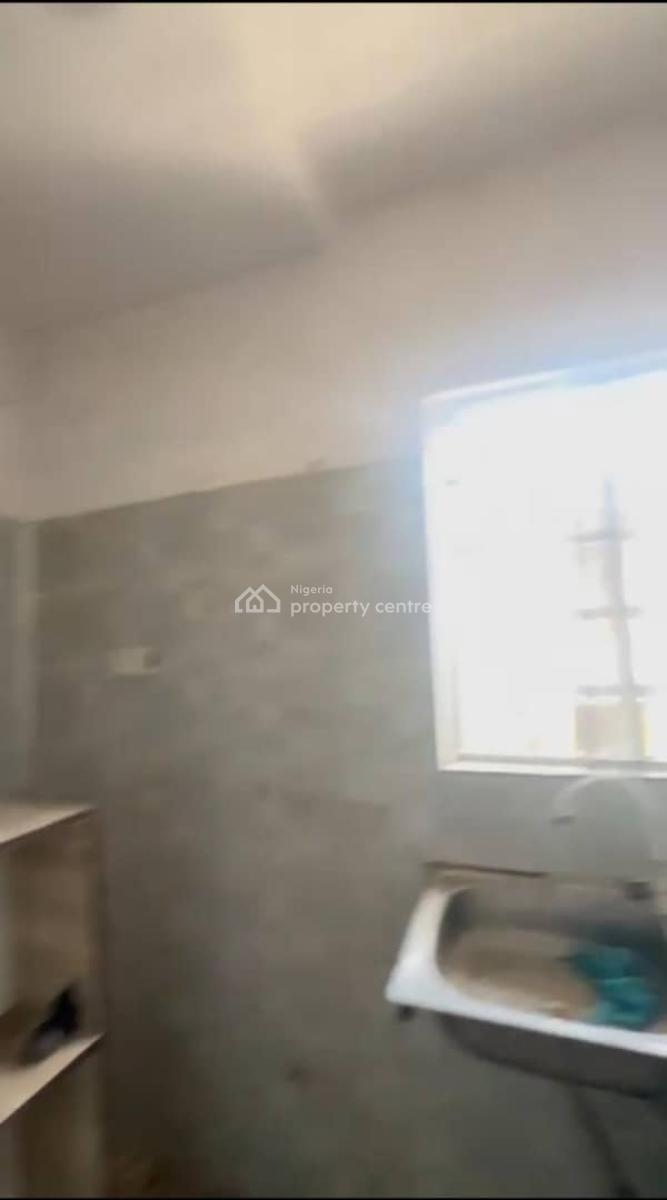 Lovely 2bedroom Flat, Off Pedro Road, Shomolu, Lagos, Flat / Apartment for Rent