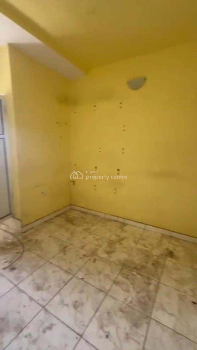 Lovely 2bedroom Flat, Off Pedro Road, Shomolu, Lagos, Flat / Apartment for Rent