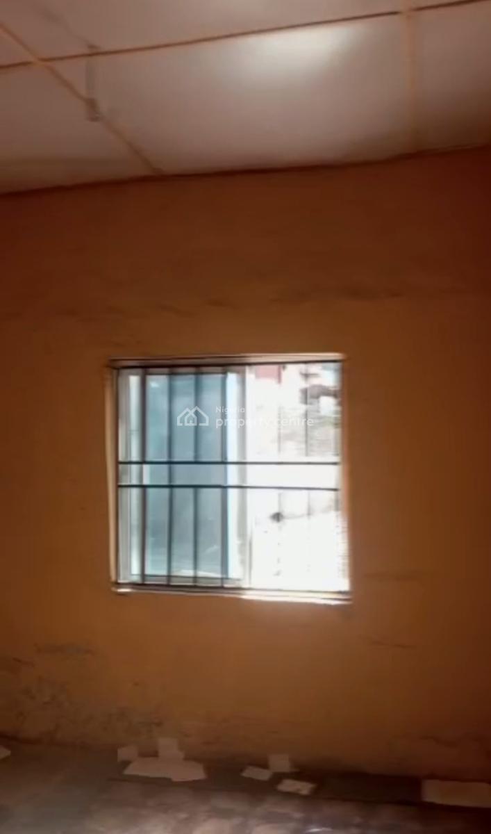 Lease: Church Space, Itire-ikate, Surulere, Lagos, Church for Rent