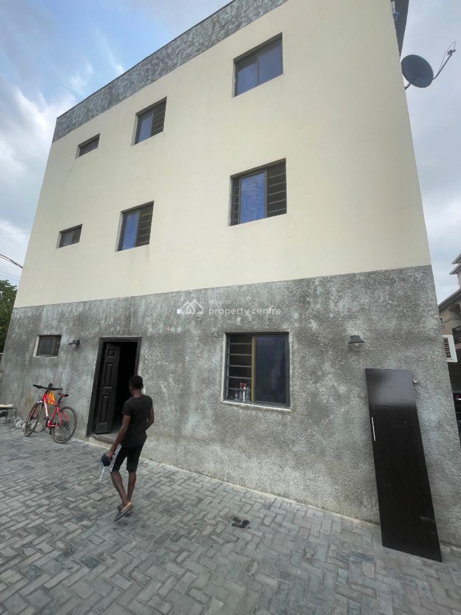 Spacious & Standard Self Contain Room with Ac & Heat Extractor, Akoka, Yaba, Lagos, Self Contain (single Rooms) for Rent
