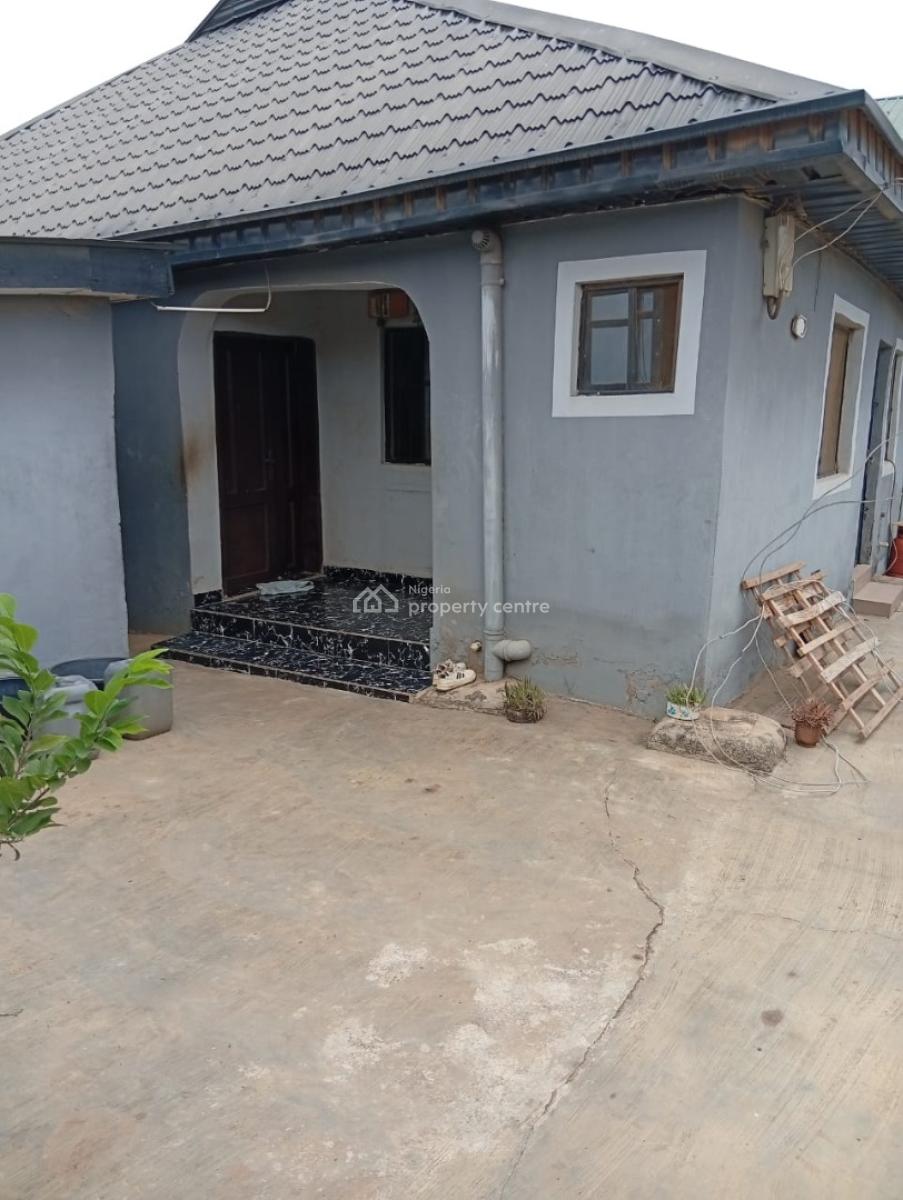 Cozy 3-bedroom Bungalow, Yewande, Giwa, Oke-aro, Iju-ishaga, Agege, Lagos, Detached Bungalow for Sale