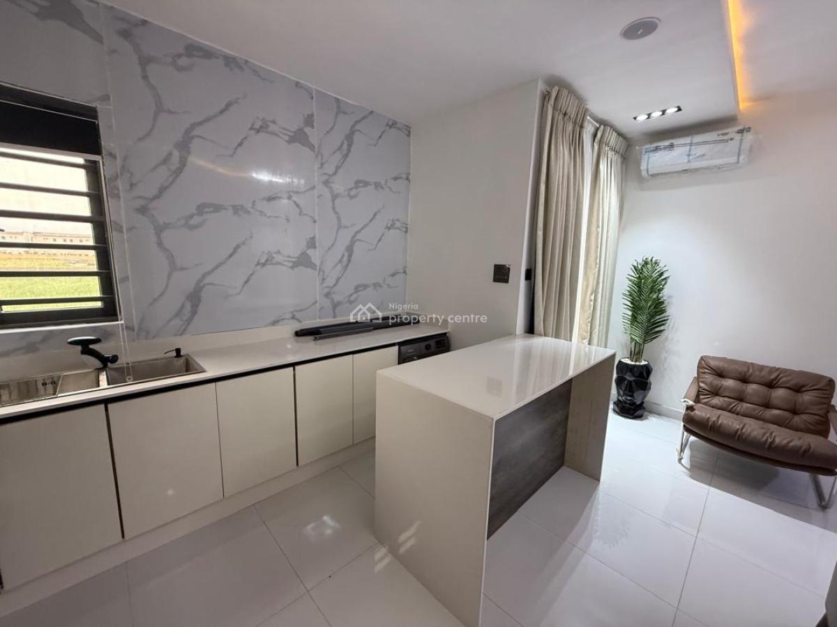 Newly Built 3 Bedroom  Flat with Gym for Distress Purchase, Freedom Way, Lekki Phase 1, Lekki, Lagos, Block of Flats for Sale