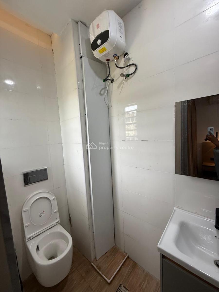 Newly Built 3 Bedroom  Flat with Gym for Distress Purchase, Freedom Way, Lekki Phase 1, Lekki, Lagos, Block of Flats for Sale