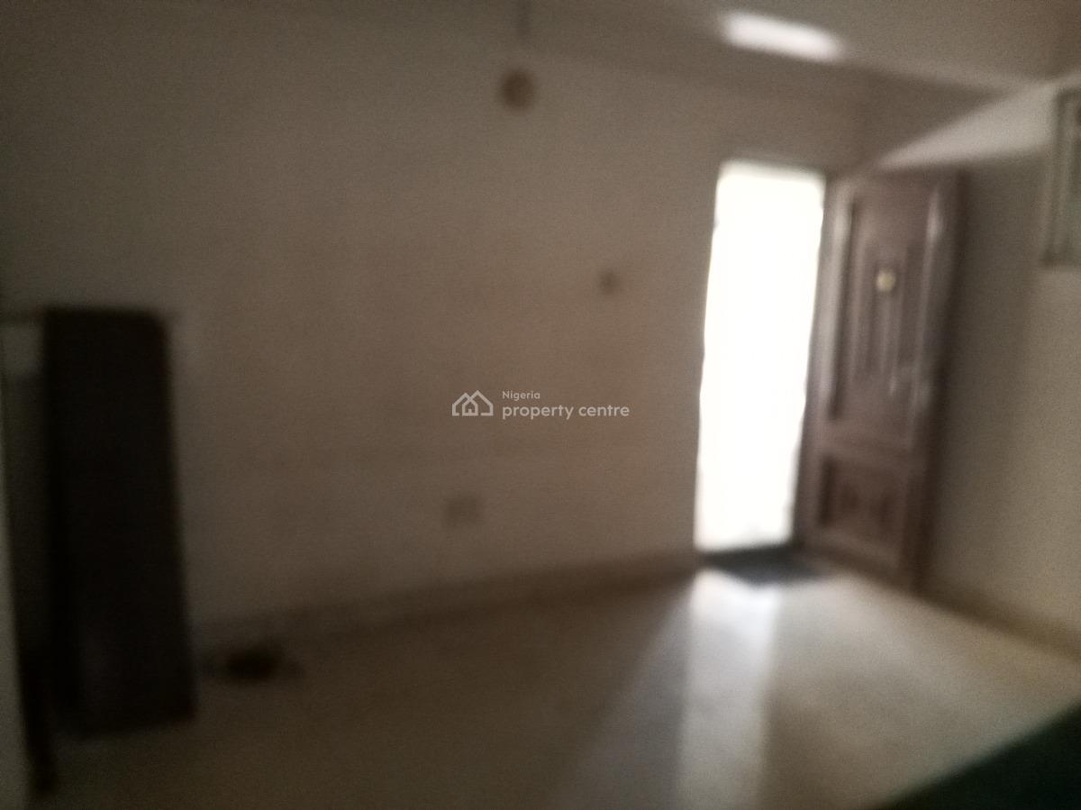 1 Bedroom Flat, Faneye, Alagomeji, Yaba, Lagos, Mini Flat (room and Parlour) for Rent