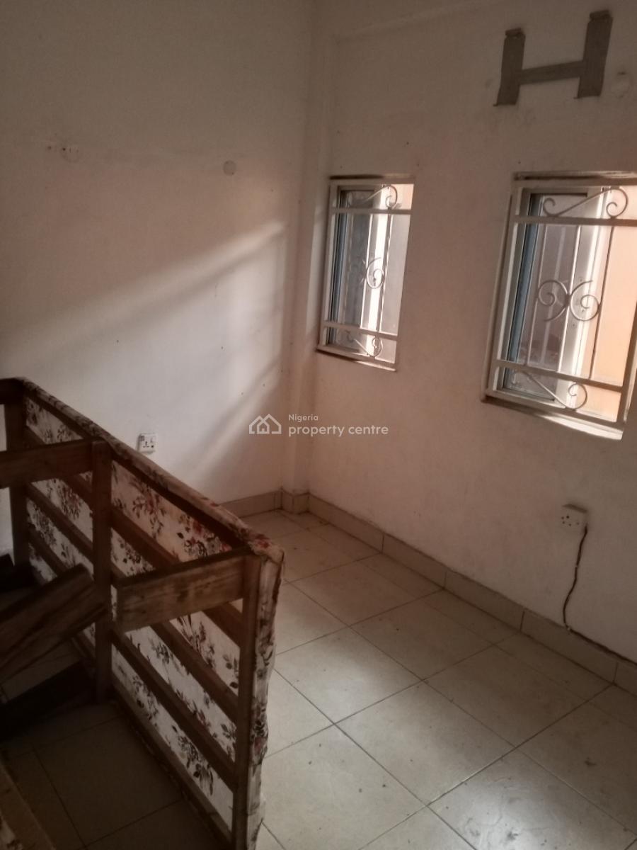1 Bedroom Flat, Faneye, Alagomeji, Yaba, Lagos, Mini Flat (room and Parlour) for Rent