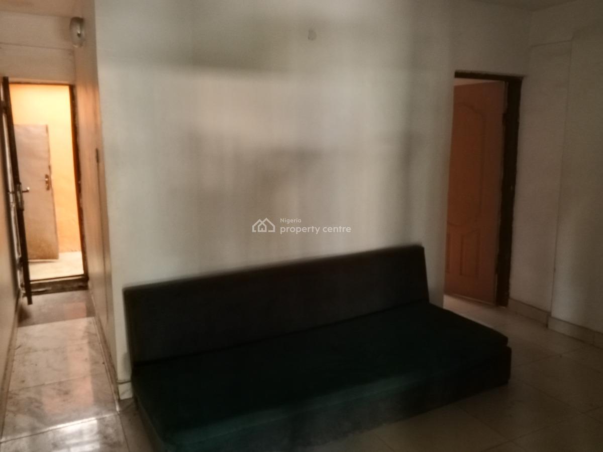 1 Bedroom Flat, Faneye, Alagomeji, Yaba, Lagos, Mini Flat (room and Parlour) for Rent