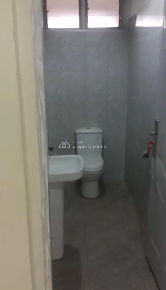 Serviced Cheapest 2 Bedroom Flat with Moderate Kitchen on Second Floor, Victoria Island (vi), Lagos, Flat / Apartment for Rent