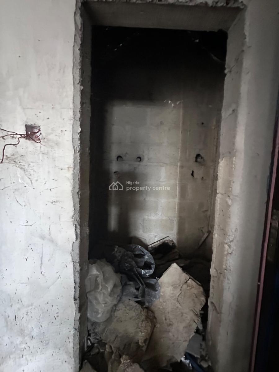 2 Bedroom Apartment, Okwujiakwu Street, Peter Odili, Port Harcourt, Rivers, Flat / Apartment for Sale